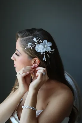 AMANDA Delicate Floral Hairclip Headpiece