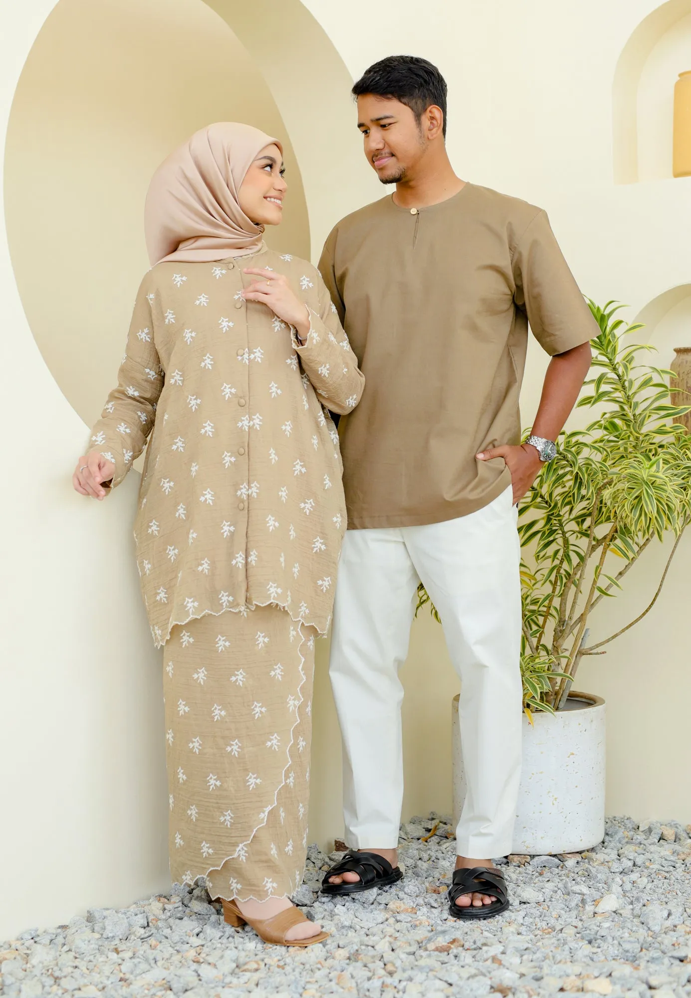 Bertemu Kurung (Brown)