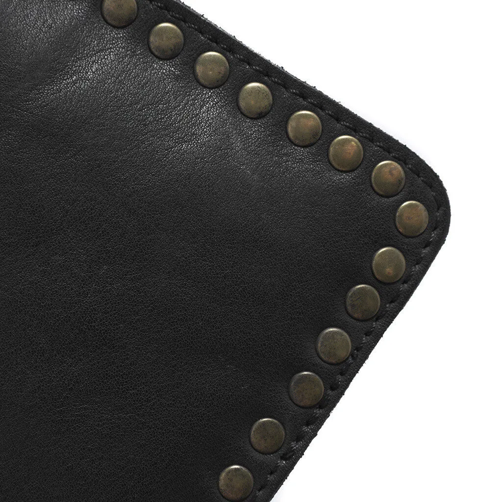 Leather crossbody bag decorated with beautiful rivets / 15972 - Black (Nero)