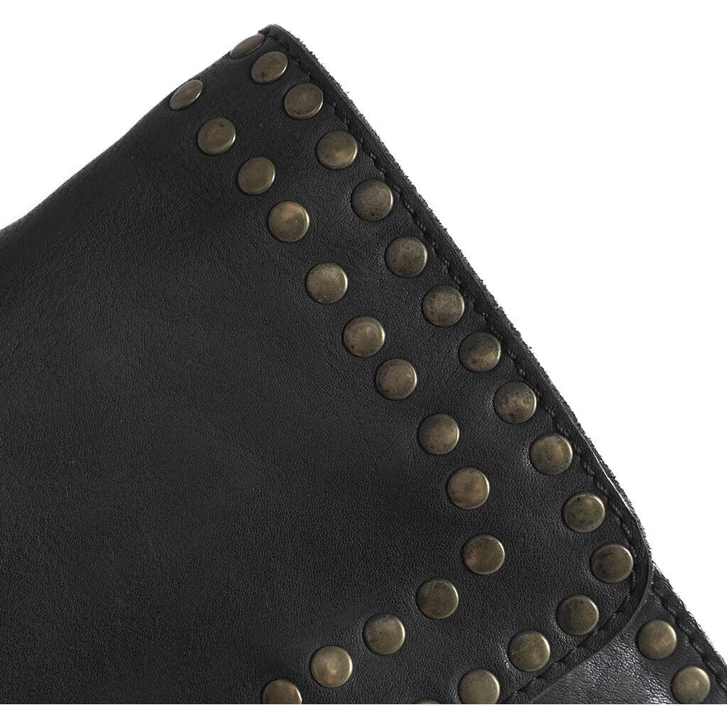 Leather crossbody bag decorated with beautiful rivets / 15972 - Black (Nero)