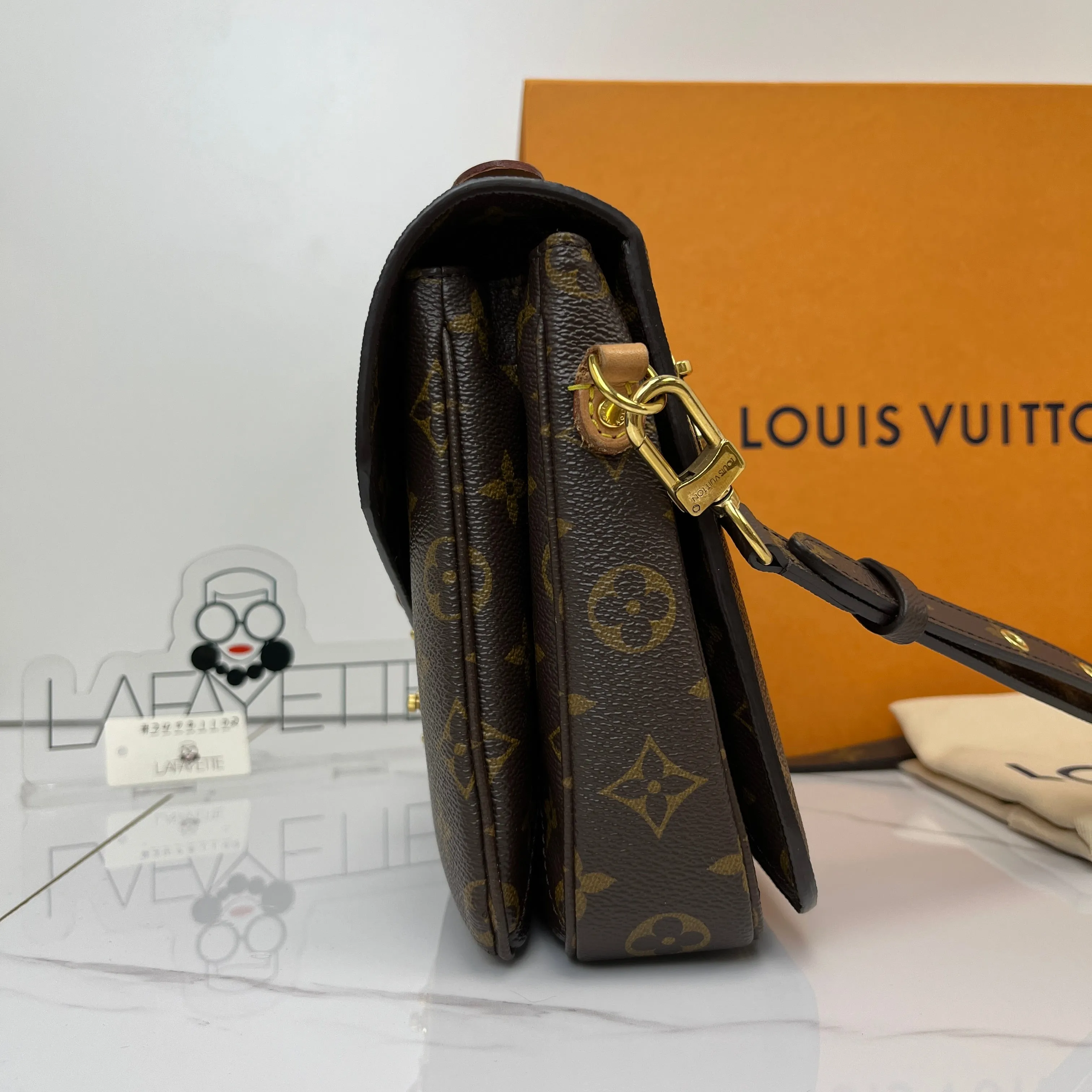 Louis Vuitton POCHETTE MÉTIS