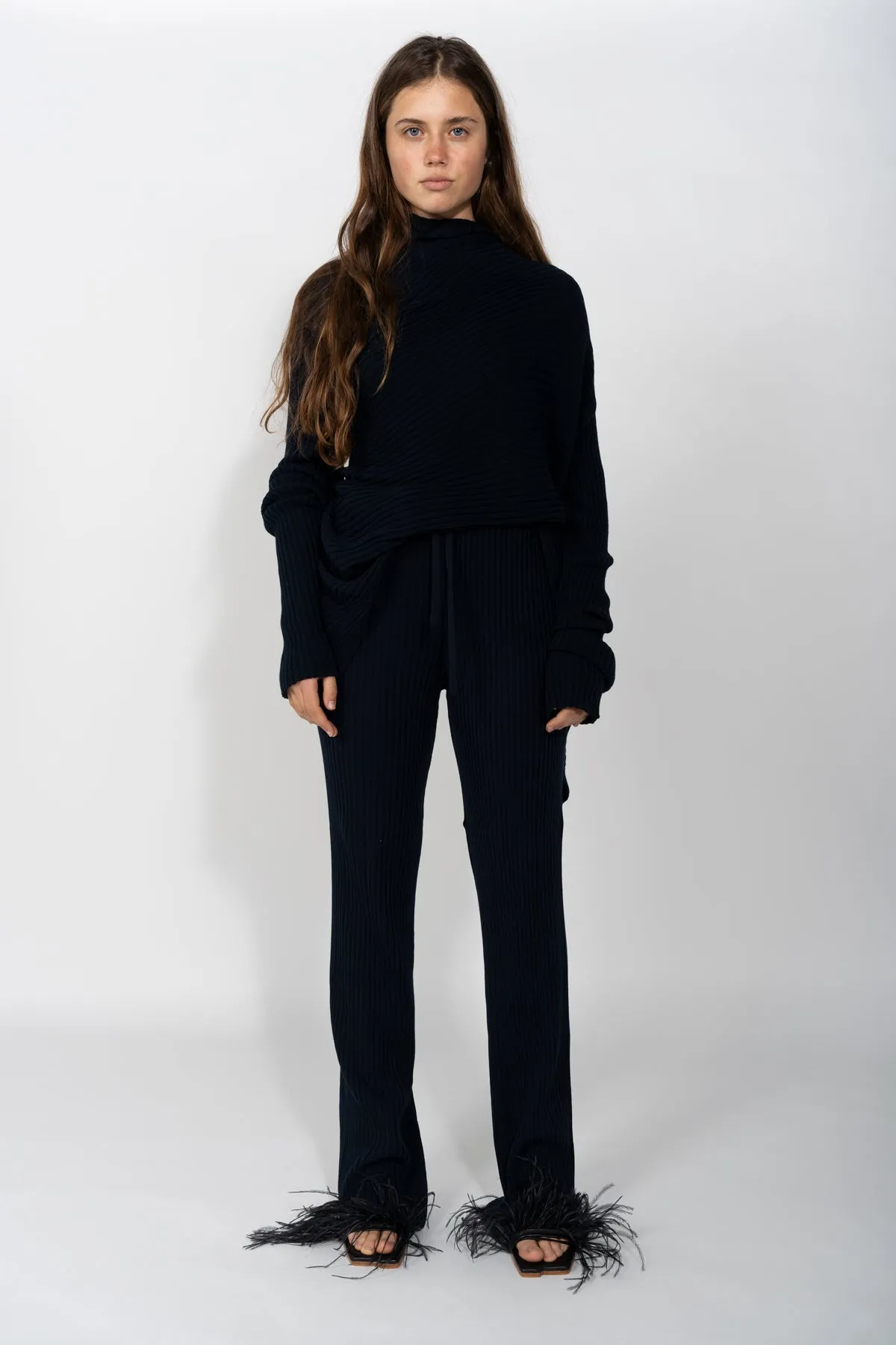 NAVY KNITTED TROUSERS