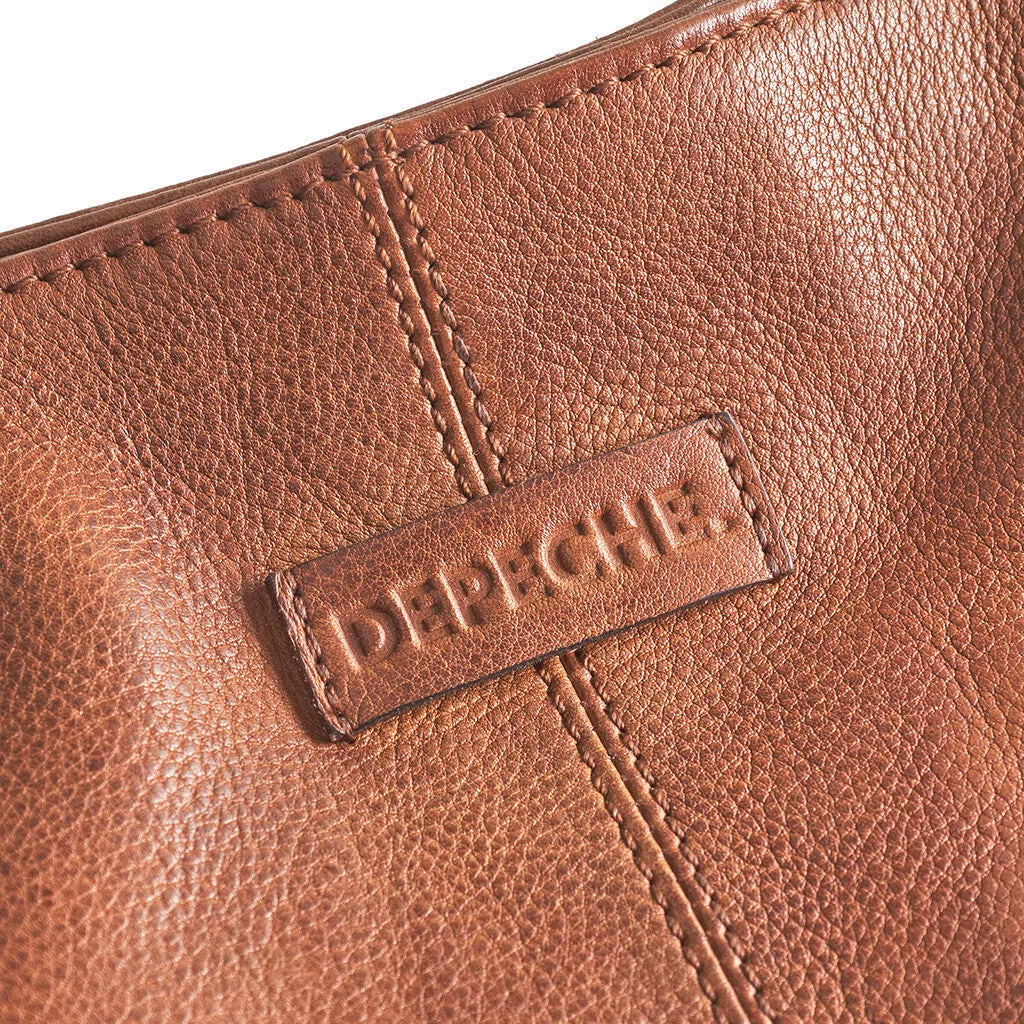 Shoulderbag with delicate edge stitching / 16184 - Cognac