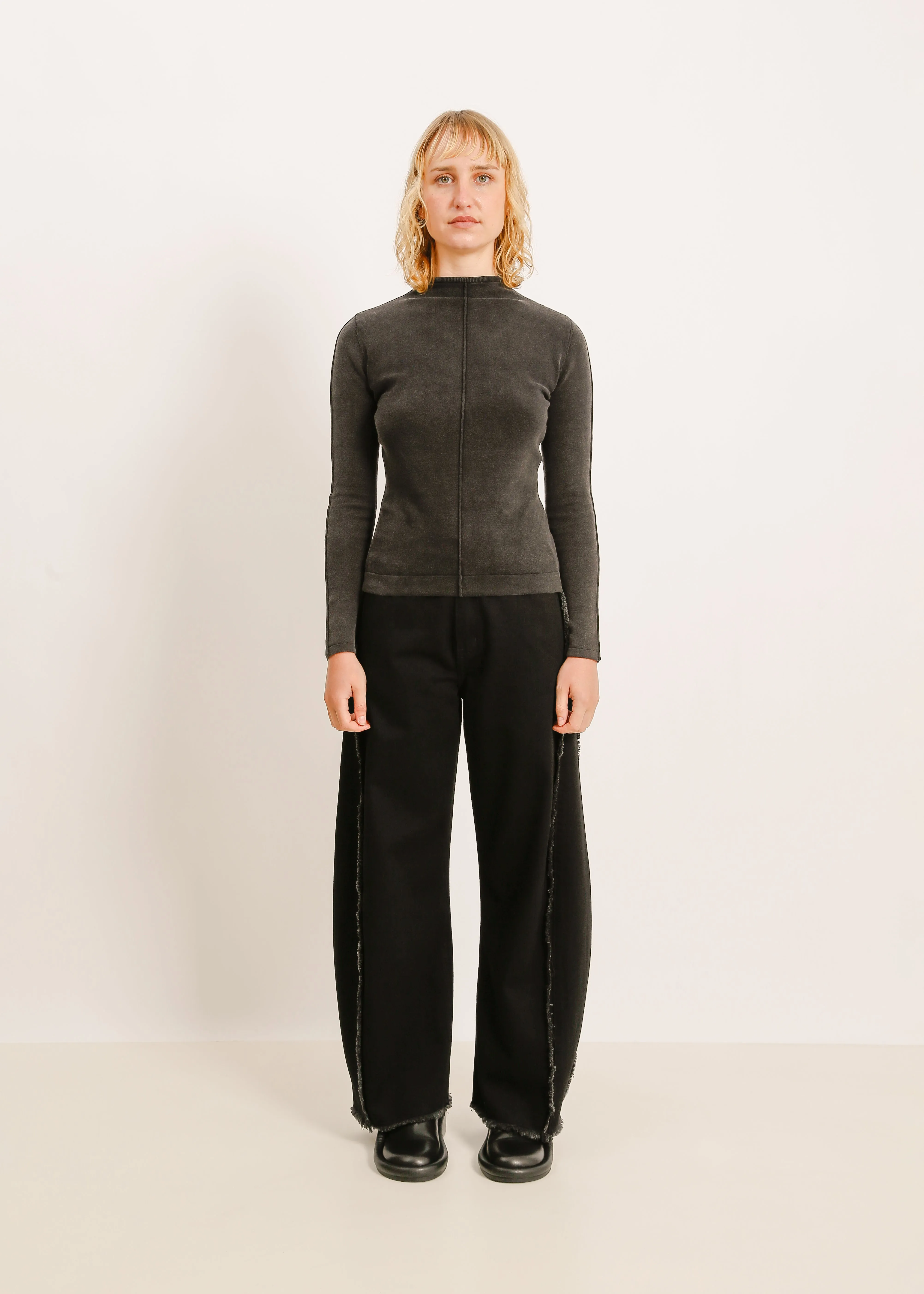 W24 | SANA KNIT / BLACK WASH