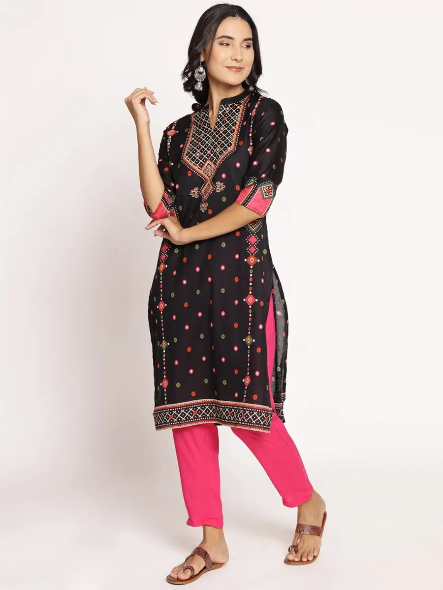 Women Black & Fuschia Geometrical Printed Kurta