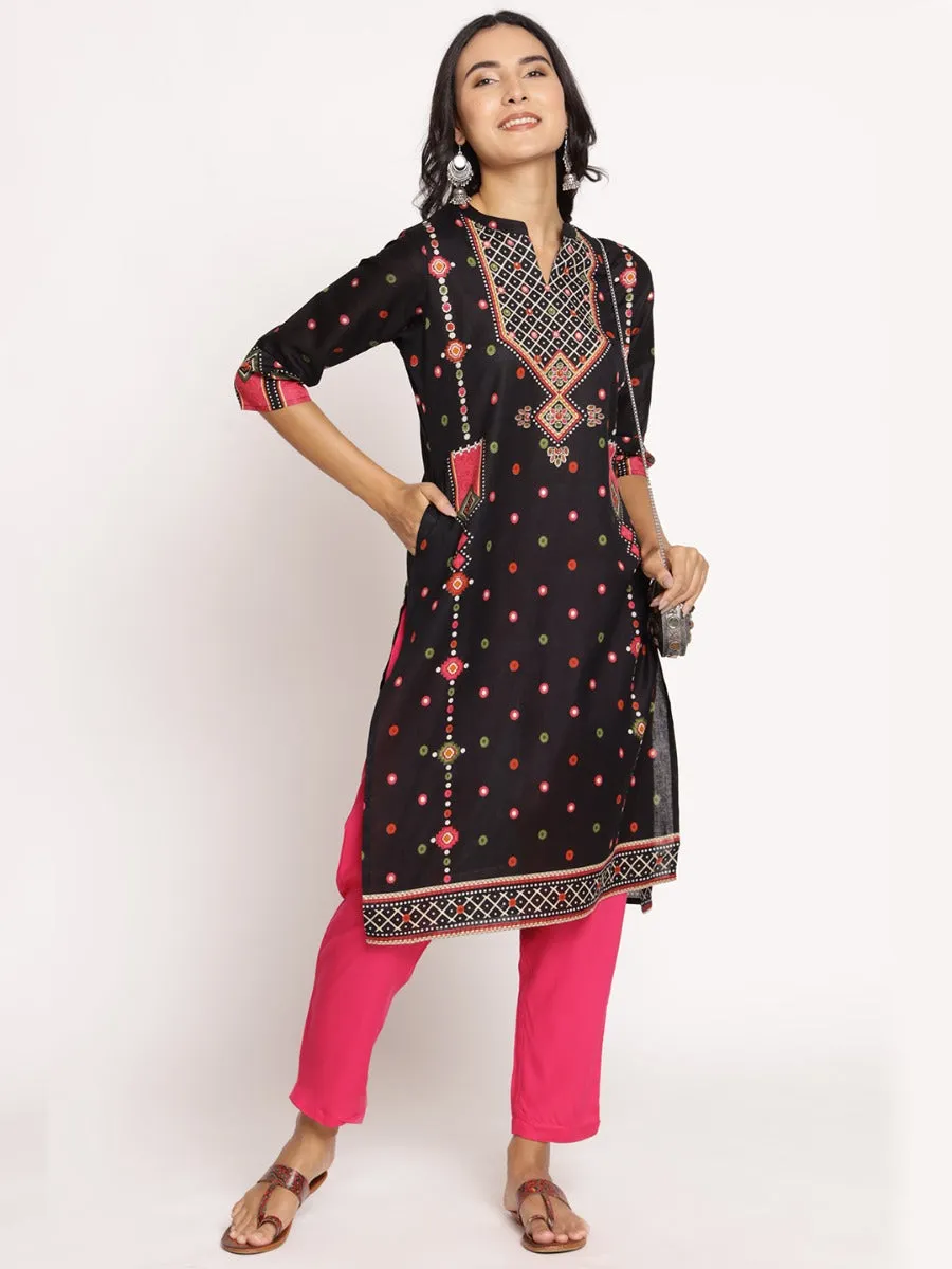 Women Black & Fuschia Geometrical Printed Kurta